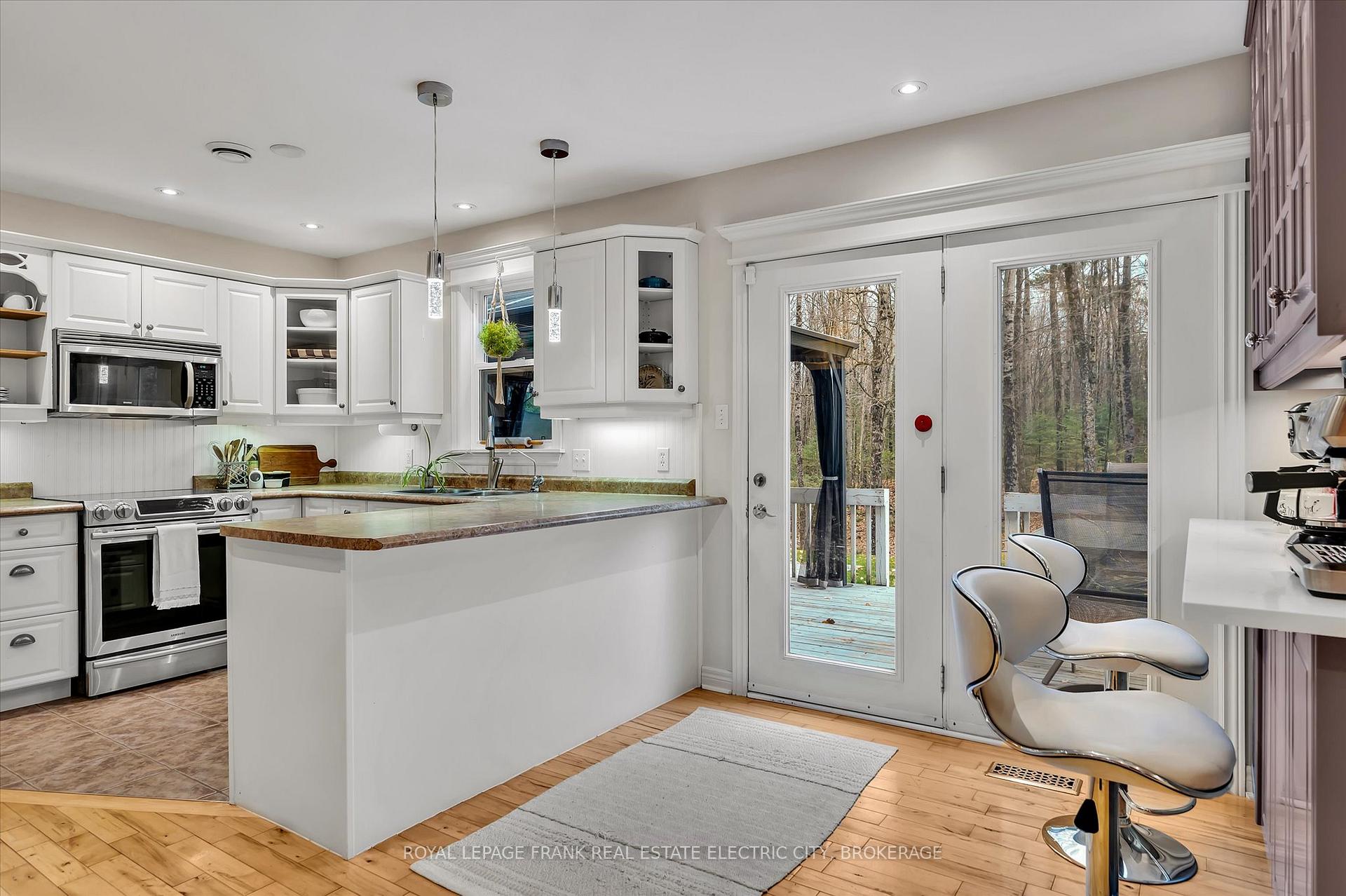 Photo 9 of 813 Centre Dummer Road, Douro-Dummer — HOMEH