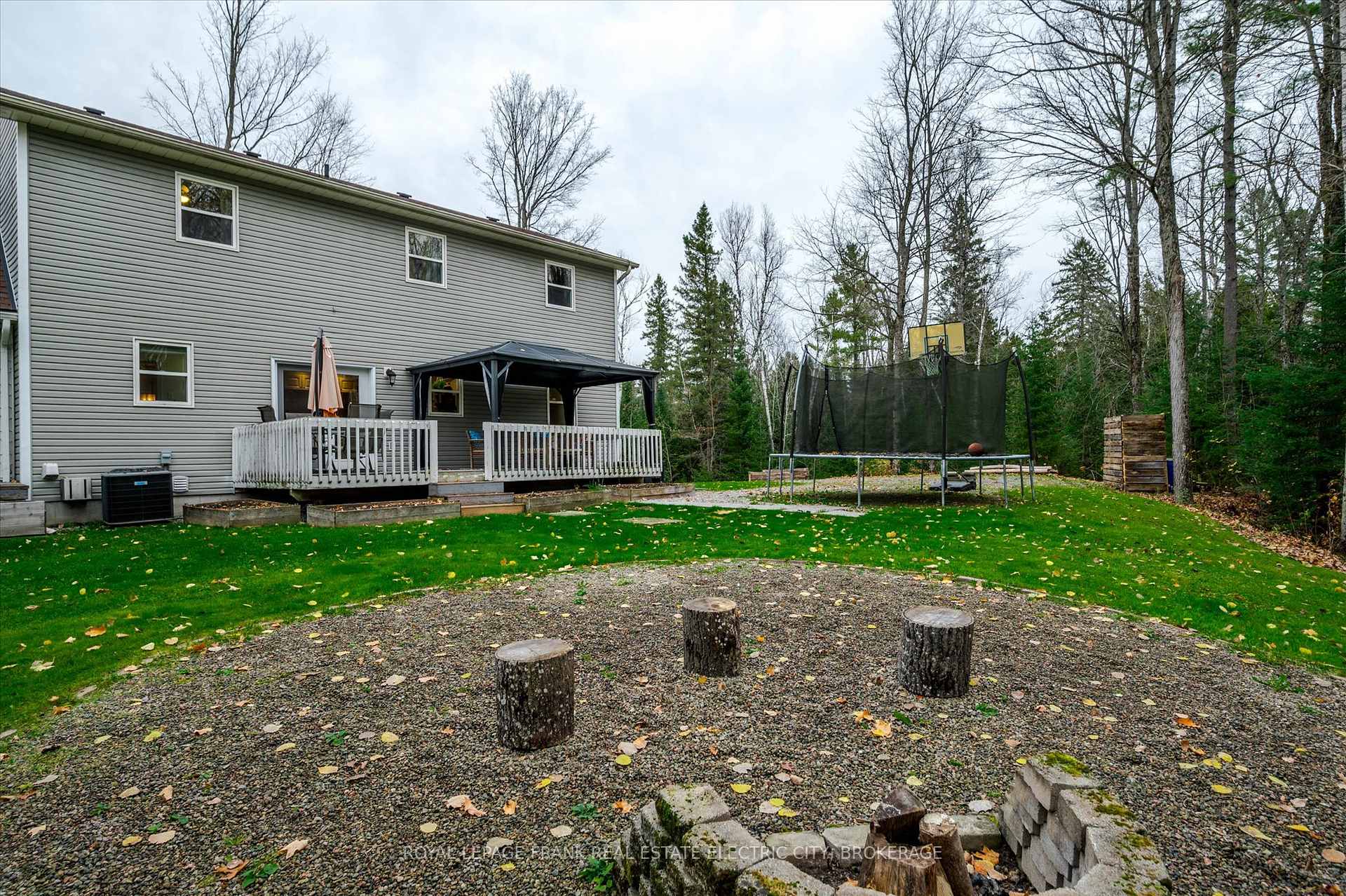 Photo 17 of 813 Centre Dummer Road, Douro-Dummer — HOMEH