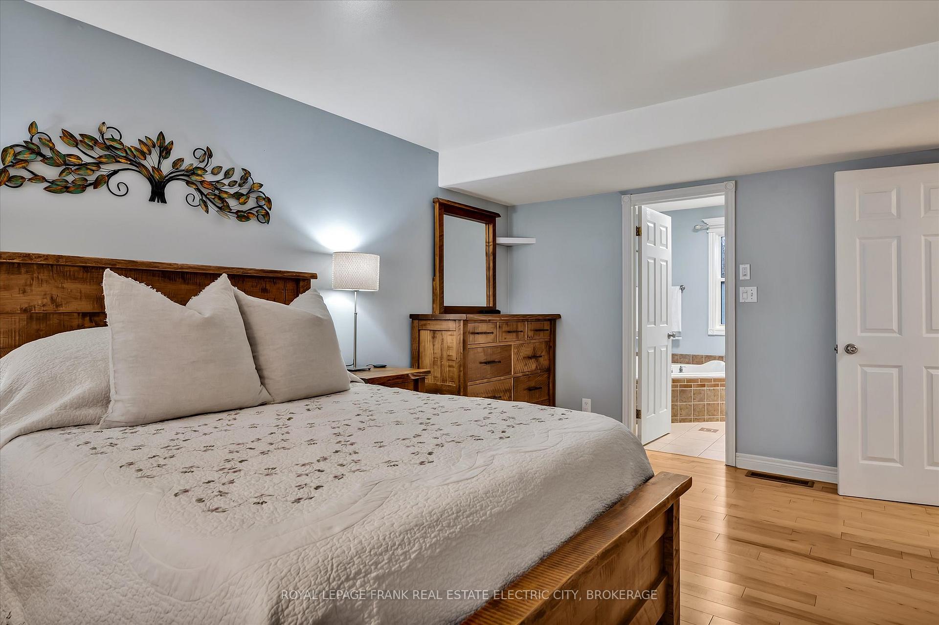 Photo 25 of 813 Centre Dummer Road, Douro-Dummer — HOMEH