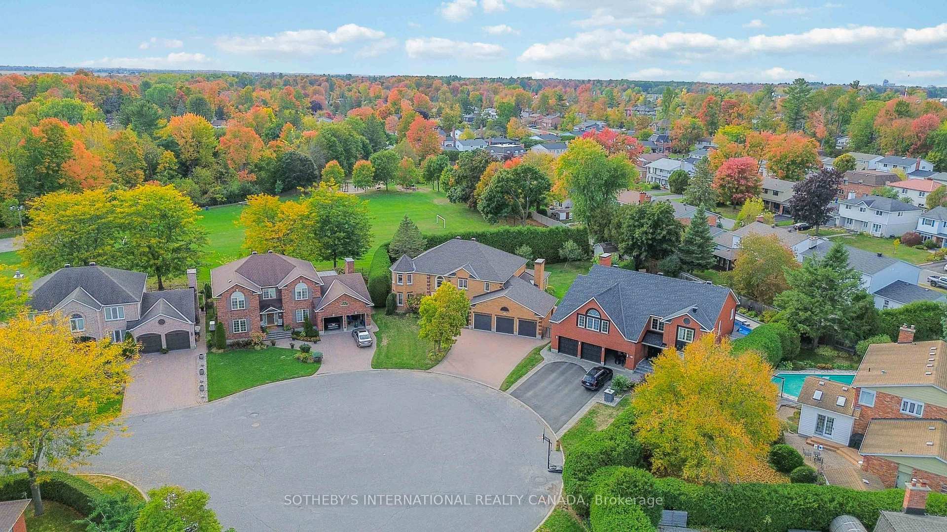 Photo 49 of 19 Campfield Court, Ottawa, Pineglen/Country Place — HOMEH