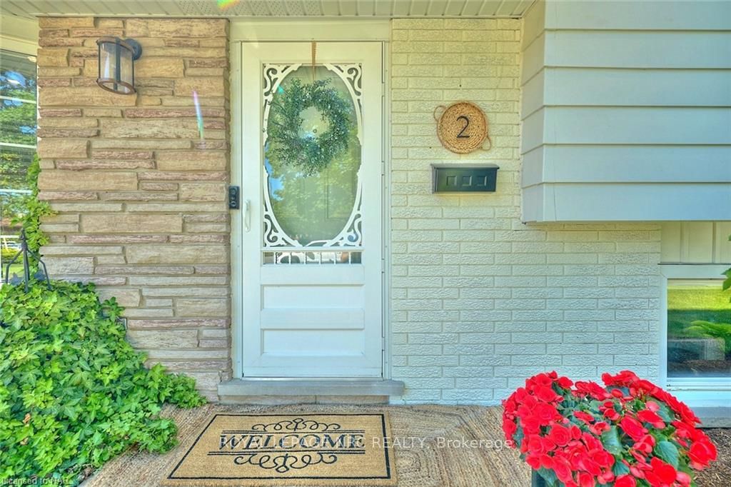 Photo 3 of 2 Jefferson Drive, St. Catharines, Lakeport — HOMEH