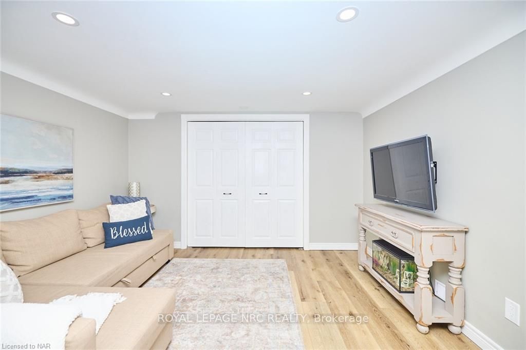 Photo 32 of 2 Jefferson Drive, St. Catharines, Lakeport — HOMEH