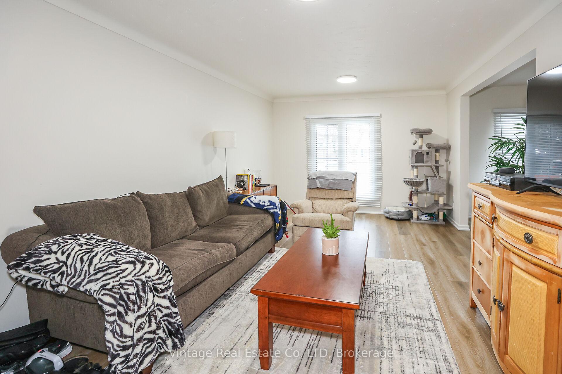 Photo 6 of 11 Trinidad Crescent, St. Catharines, Lakeshore — HOMEH