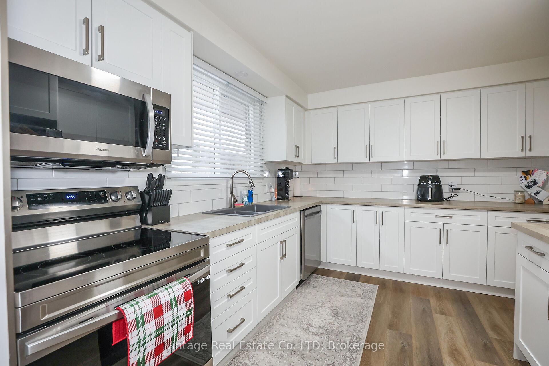 Photo 10 of 11 Trinidad Crescent, St. Catharines, Lakeshore — HOMEH