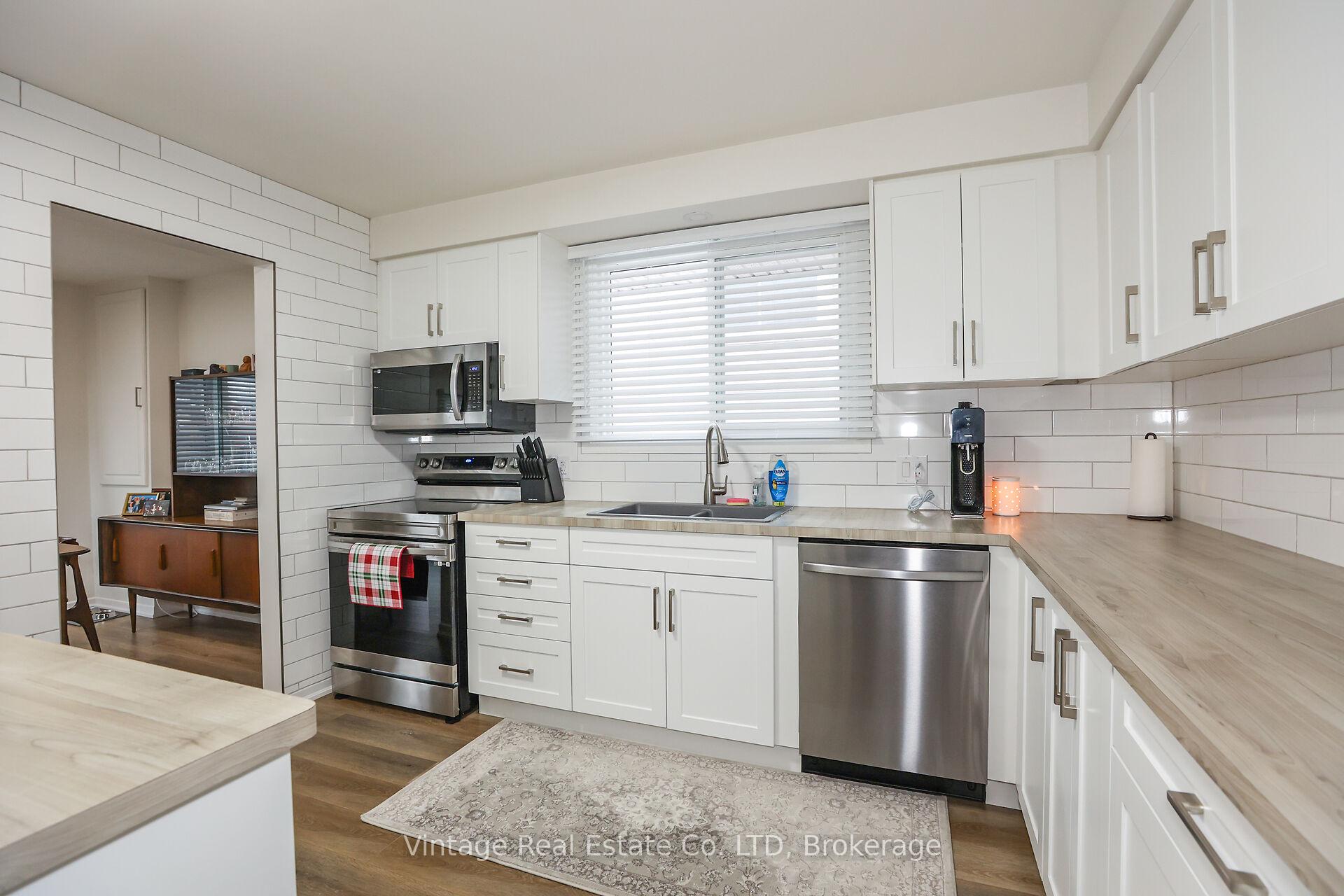 Photo 12 of 11 Trinidad Crescent, St. Catharines, Lakeshore — HOMEH