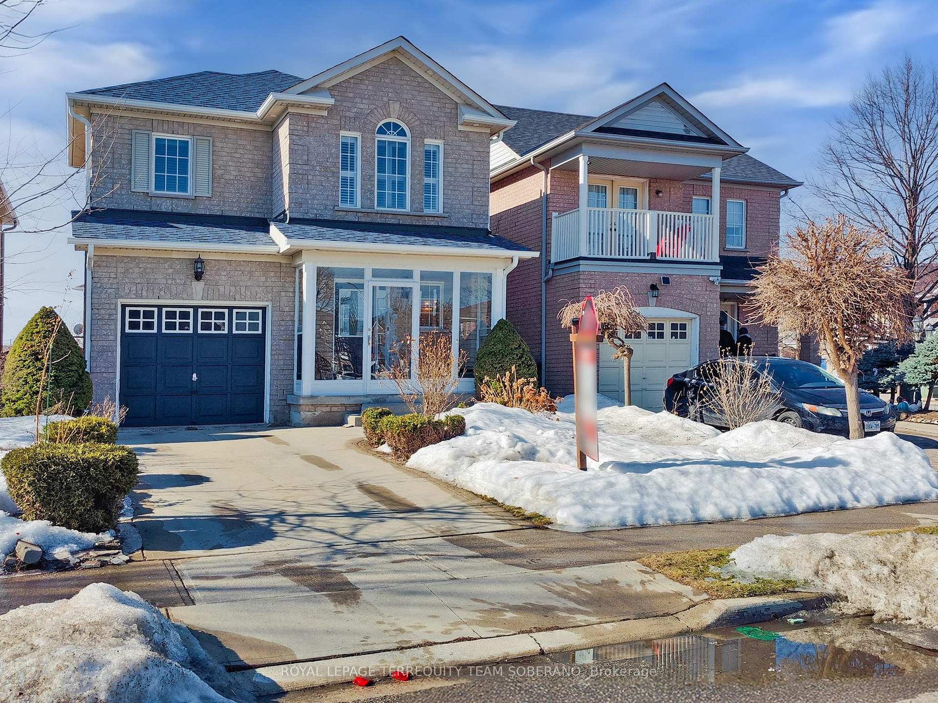 Front of 4 Dunlop Court