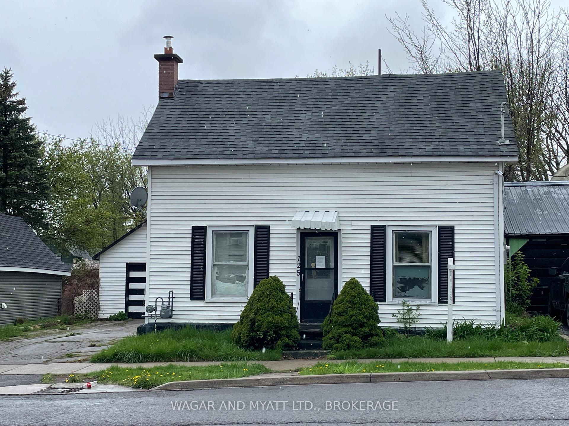 Photo 1 of 125 Centre Street, Deseronto, Deseronto (Town) — HOMEH