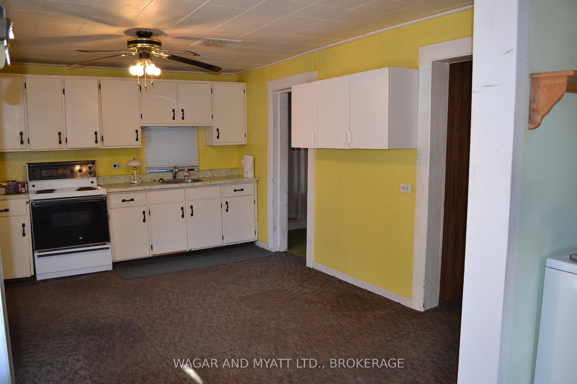 Photo 3 of 125 Centre Street, Deseronto, Deseronto (Town) — HOMEH
