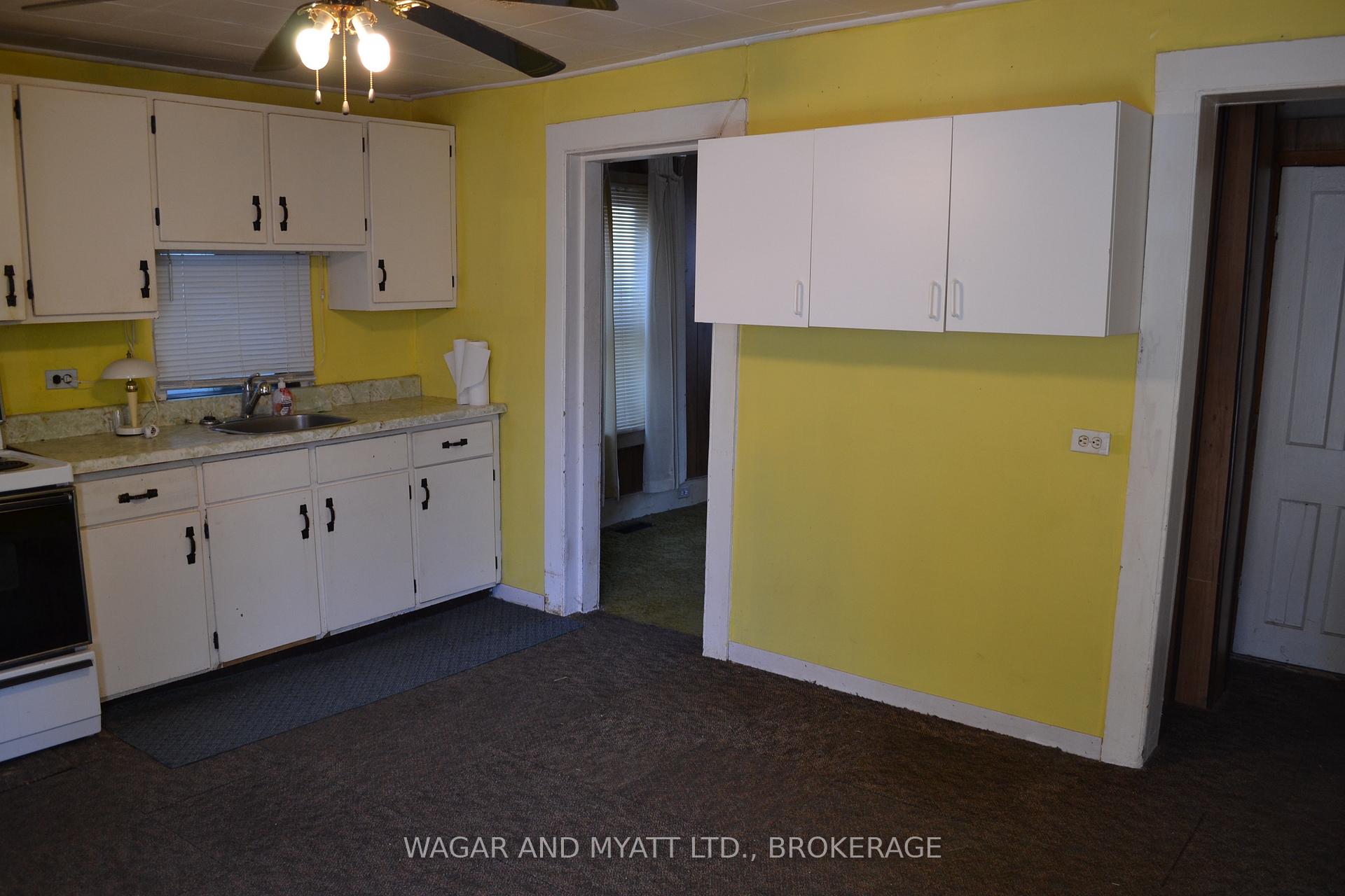 Photo 4 of 125 Centre Street, Deseronto, Deseronto (Town) — HOMEH