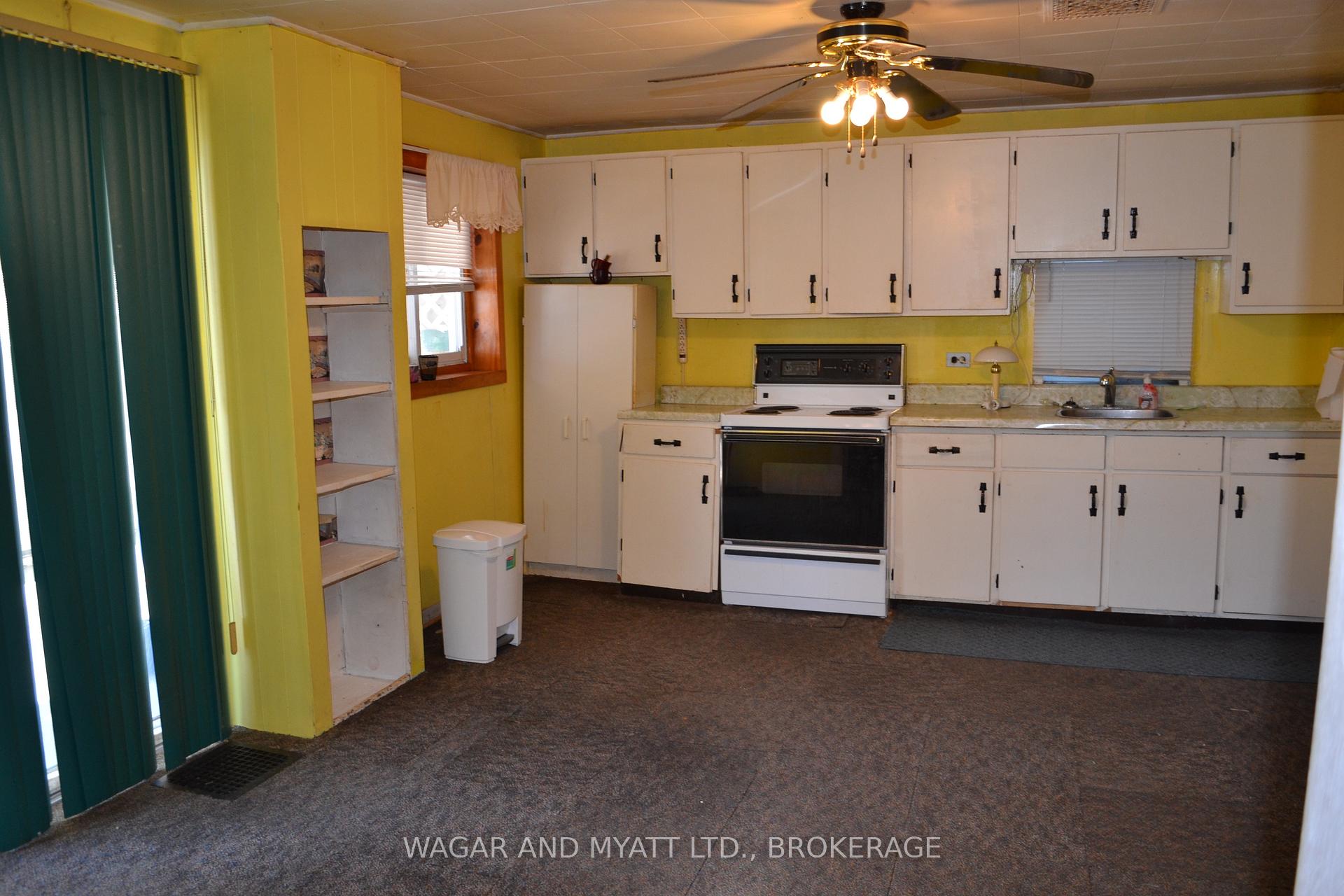Photo 5 of 125 Centre Street, Deseronto, Deseronto (Town) — HOMEH