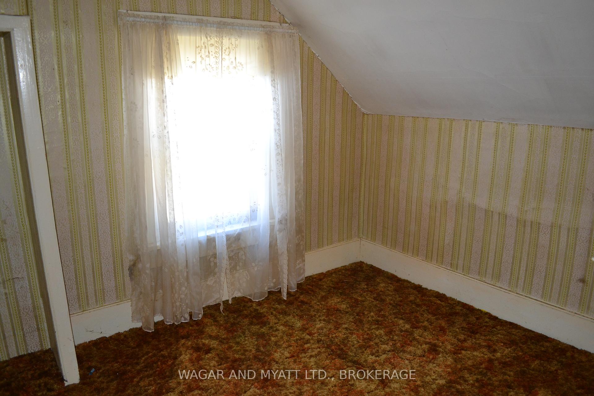 Photo 11 of 125 Centre Street, Deseronto, Deseronto (Town) — HOMEH