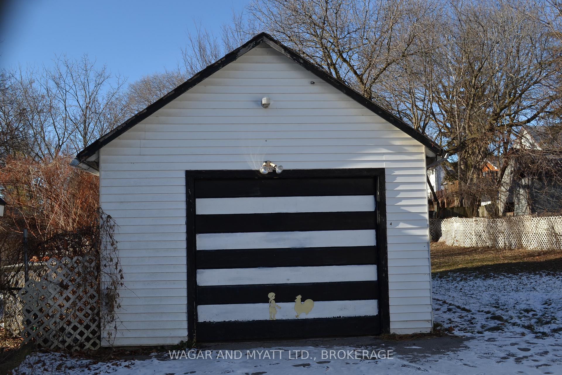 Photo 12 of 125 Centre Street, Deseronto, Deseronto (Town) — HOMEH