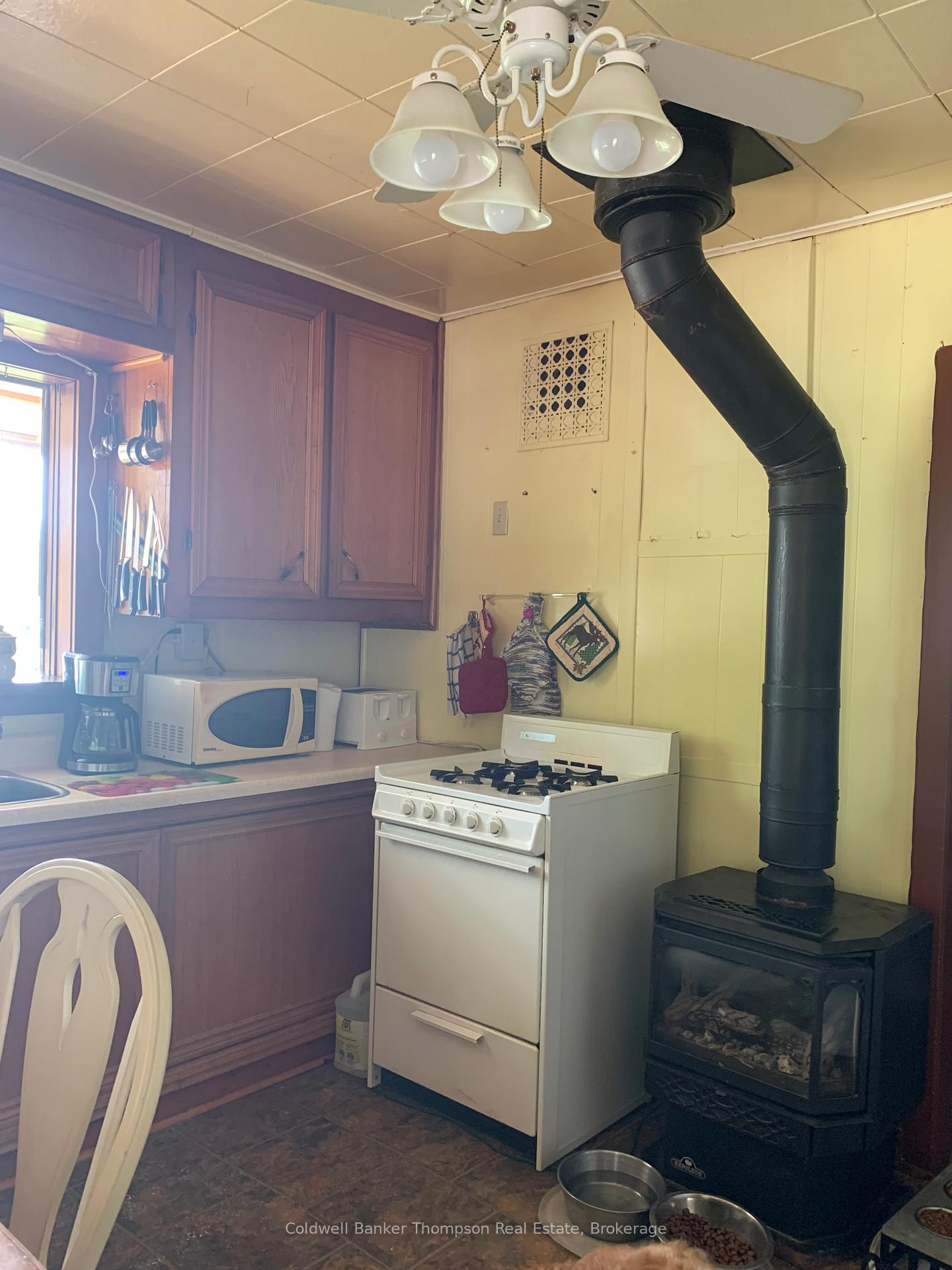 Photo 7 of 10 George Street, Magnetawan — HOMEH