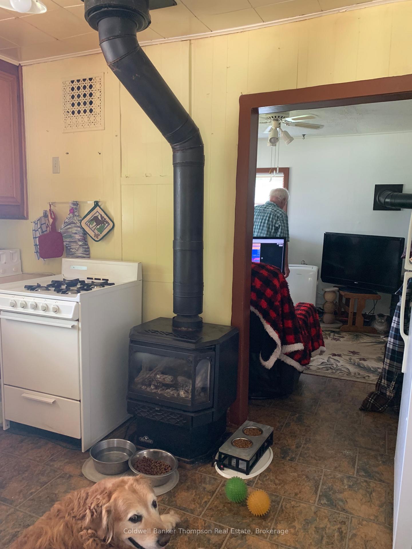 Photo 8 of 10 George Street, Magnetawan — HOMEH