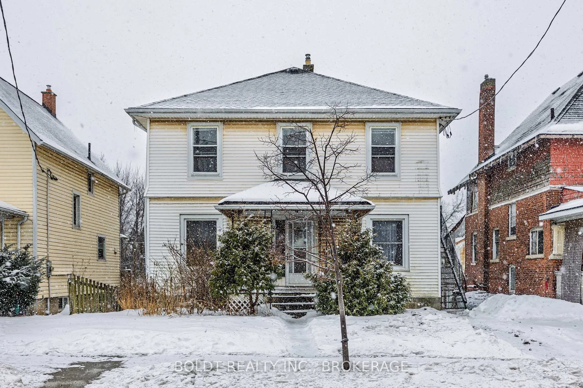 Front of 192 Queenston Street