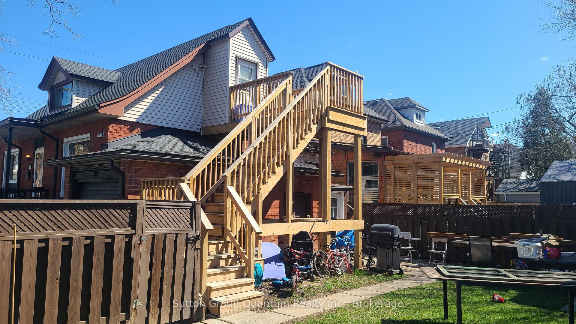 Photo 25 of 992 Montclair Avenue, Hamilton, Delta — HOMEH
