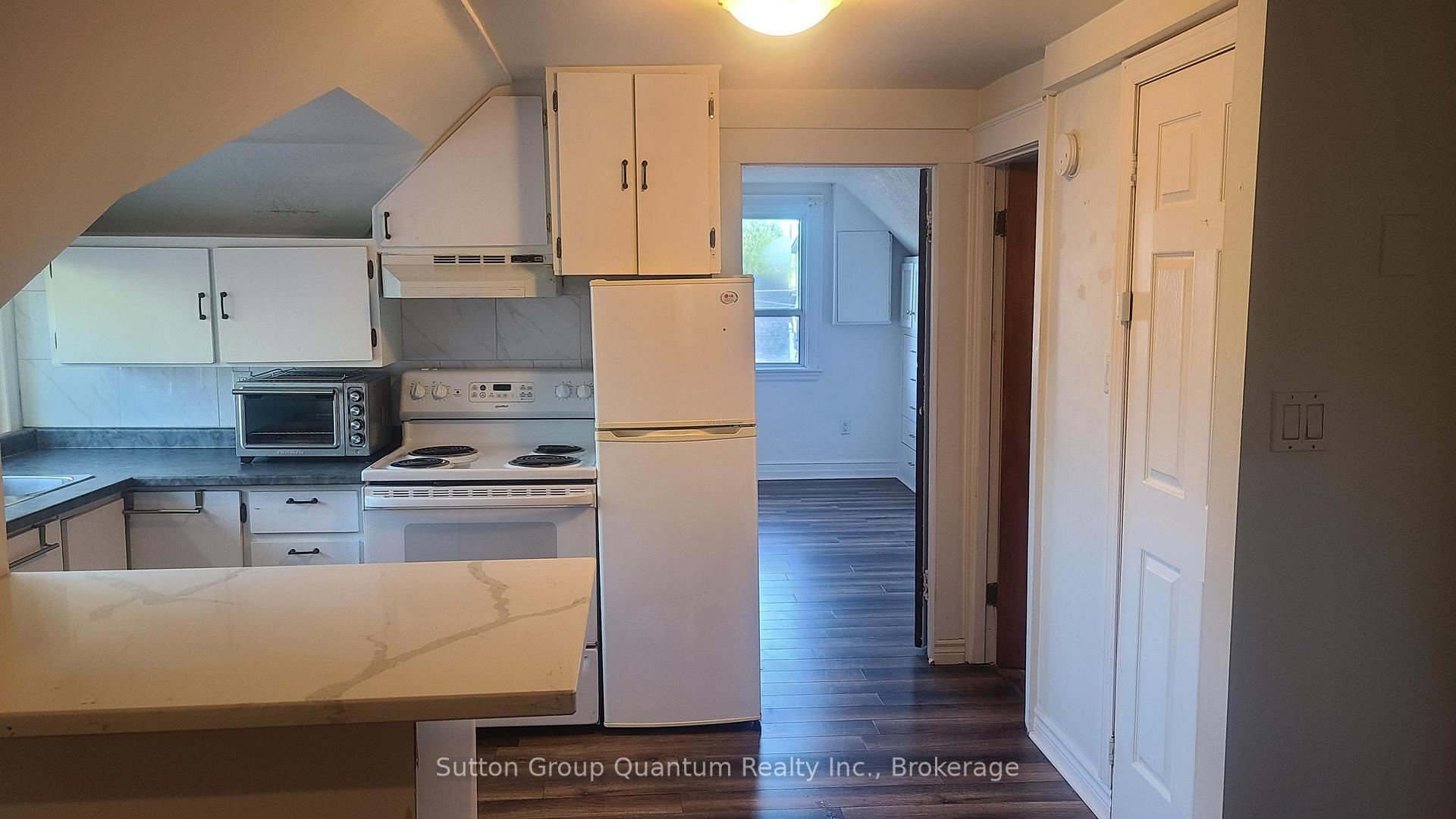 Photo 35 of 992 Montclair Avenue, Hamilton, Delta — HOMEH