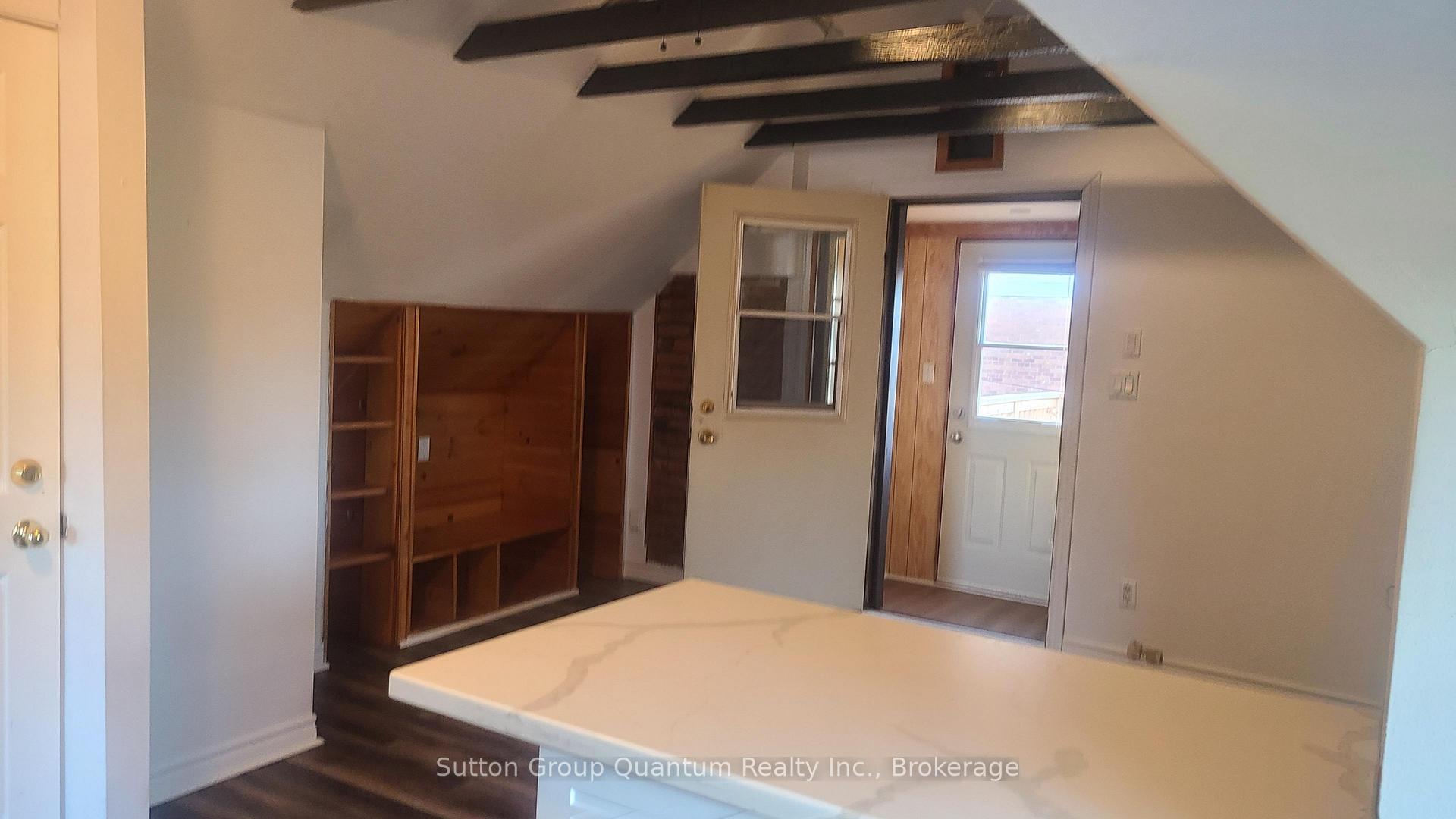 Photo 37 of 992 Montclair Avenue, Hamilton, Delta — HOMEH