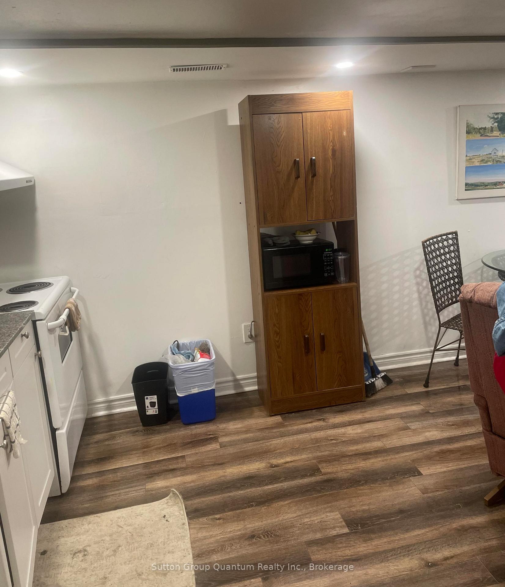 Photo 57 of 992 Montclair Avenue, Hamilton, Delta — HOMEH