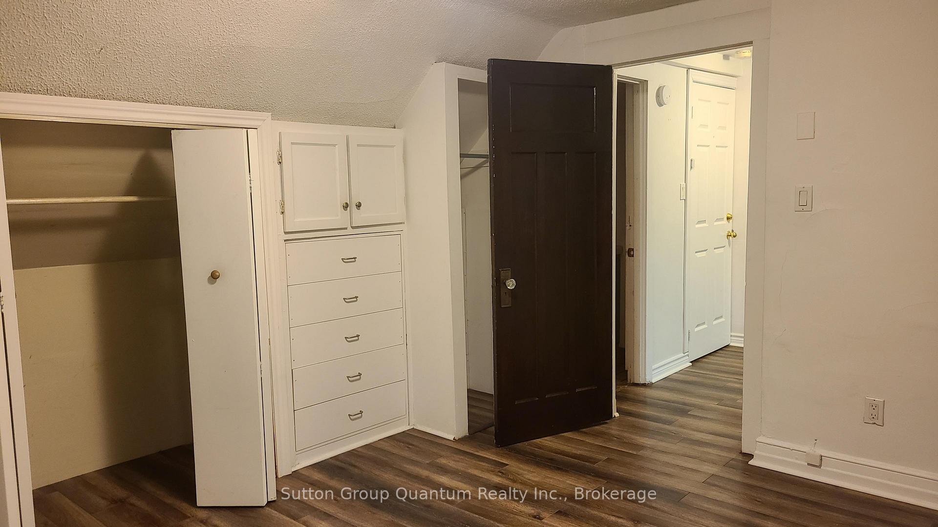 Photo 20 of 992 Montclair Avenue, Hamilton, Delta — HOMEH
