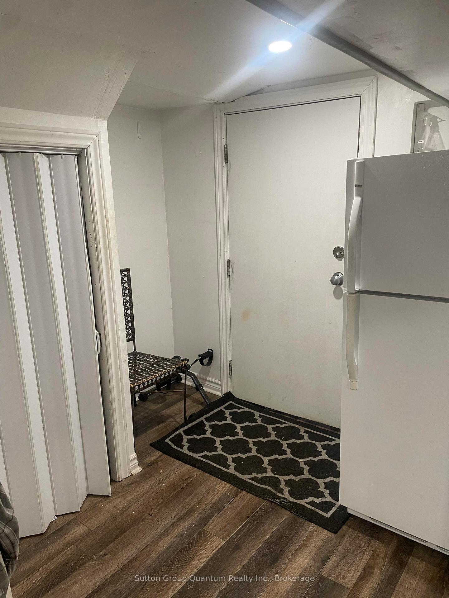 Photo 45 of 992 Montclair Avenue, Hamilton, Delta — HOMEH