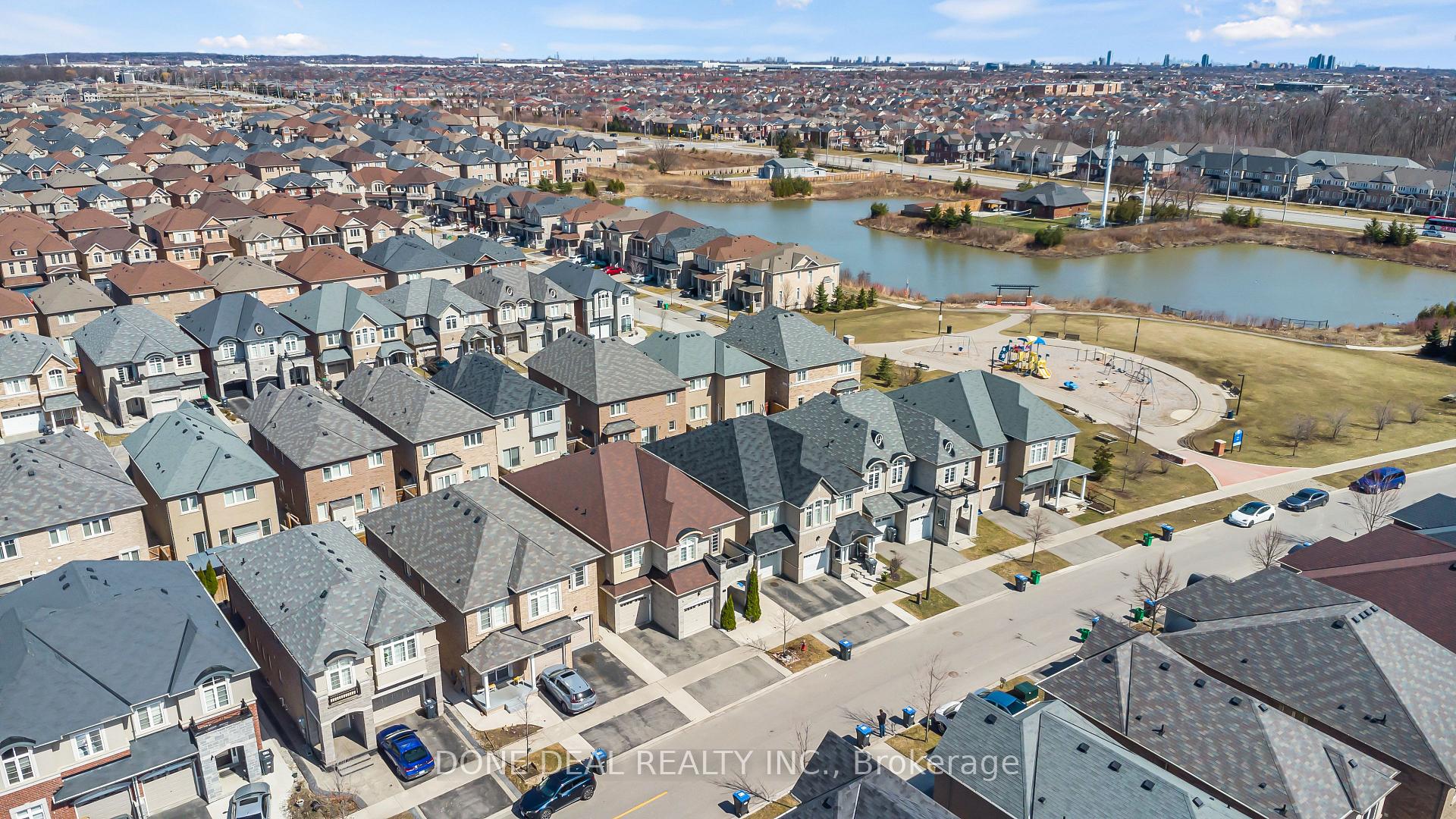 Photo 19 of 10 Lola Crescent, Brampton, Northwest Brampton — HOMEH