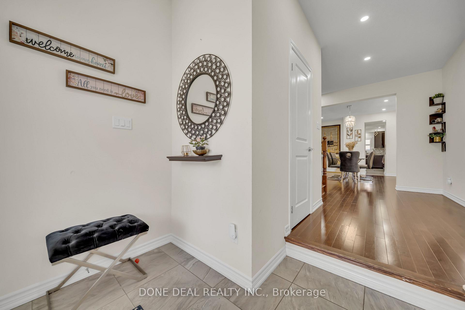 Photo 4 of 10 Lola Crescent, Brampton, Northwest Brampton — HOMEH