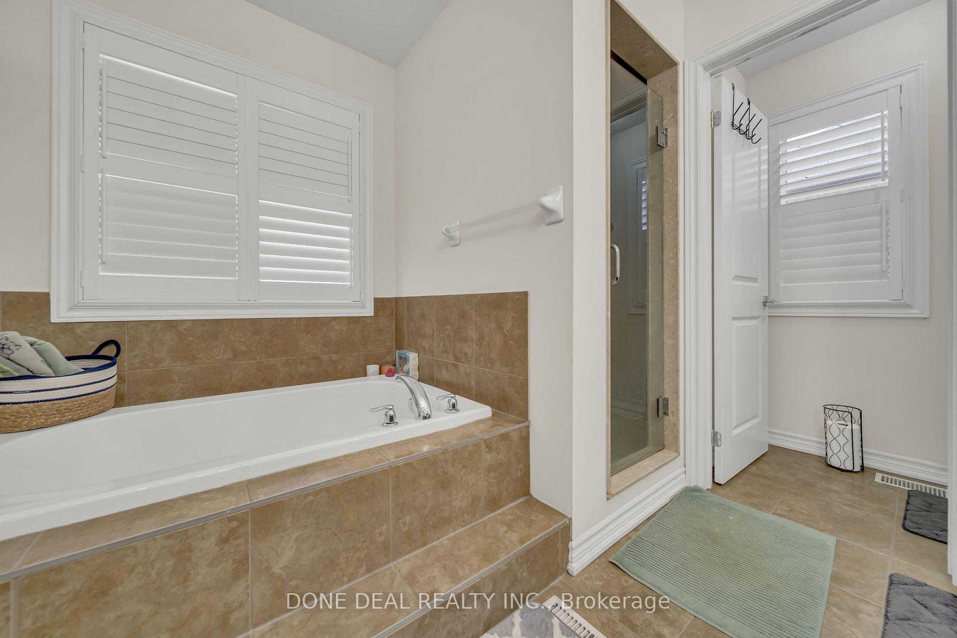 Photo 20 of 10 Lola Crescent, Brampton, Northwest Brampton — HOMEH