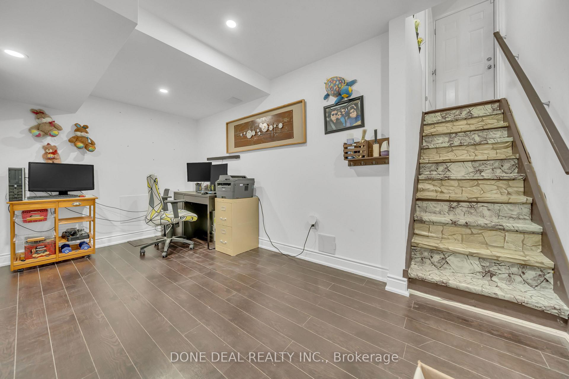 Photo 5 of 10 Lola Crescent, Brampton, Northwest Brampton — HOMEH