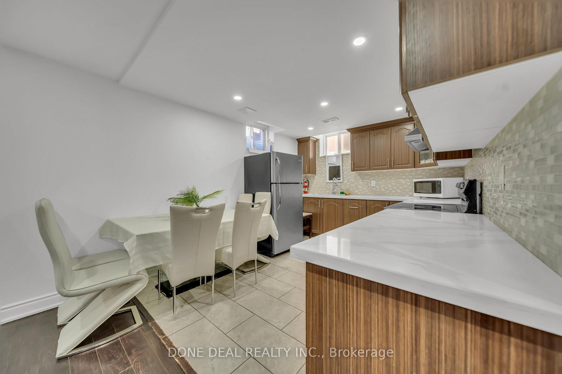 Photo 42 of 10 Lola Crescent, Brampton, Northwest Brampton — HOMEH