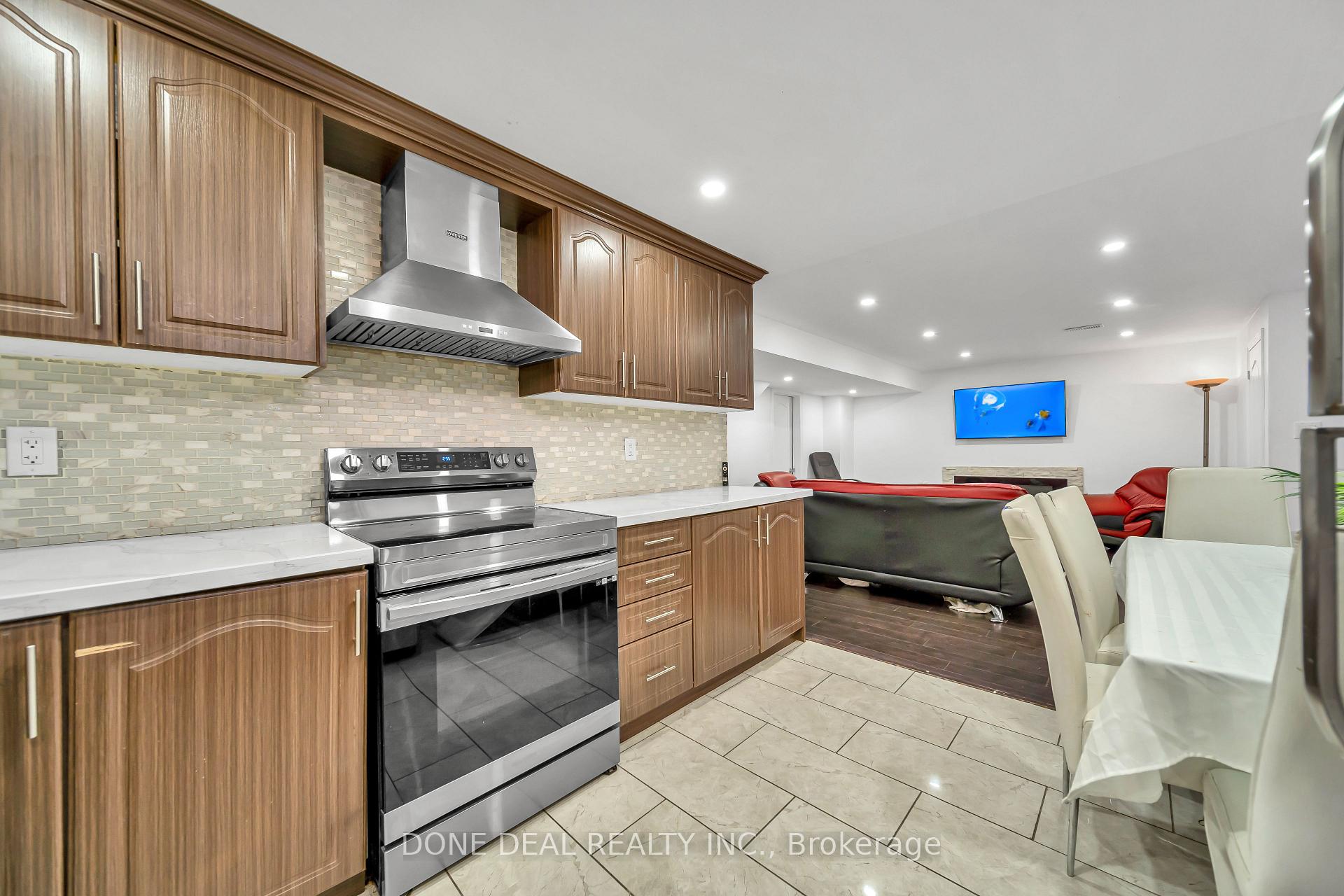 Photo 44 of 10 Lola Crescent, Brampton, Northwest Brampton — HOMEH
