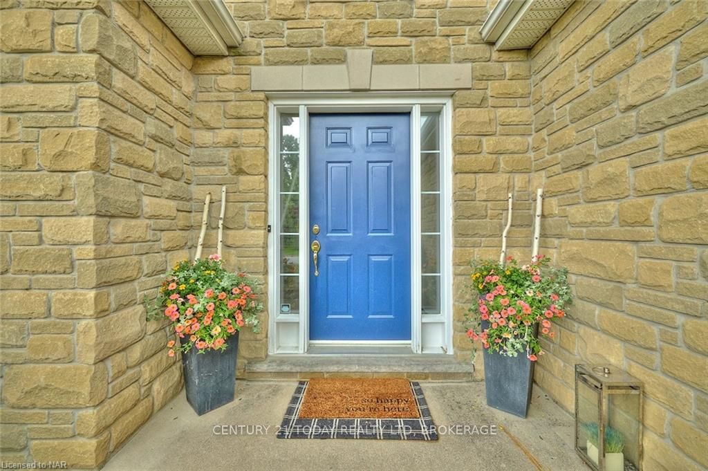 Photo 3 of 1 Addison Drive, St. Catharines, Rykert/Vansickle — HOMEH