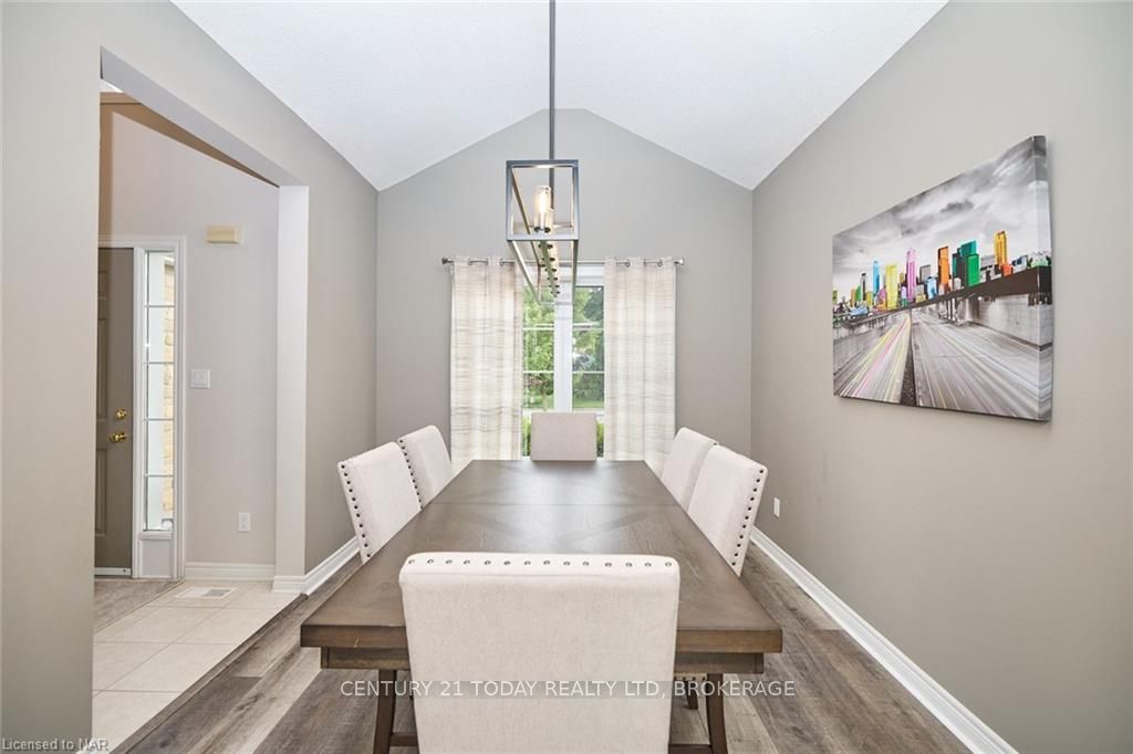 Photo 6 of 1 Addison Drive, St. Catharines, Rykert/Vansickle — HOMEH