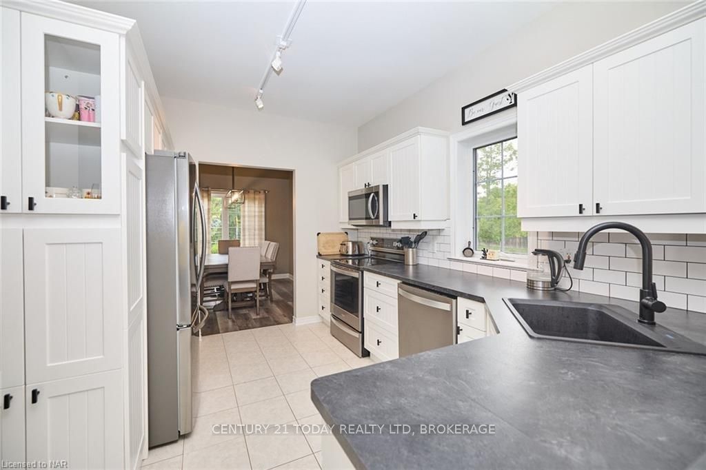 Photo 8 of 1 Addison Drive, St. Catharines, Rykert/Vansickle — HOMEH