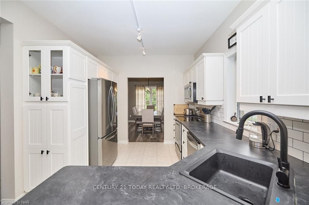 Photo 9 of 1 Addison Drive, St. Catharines, Rykert/Vansickle — HOMEH