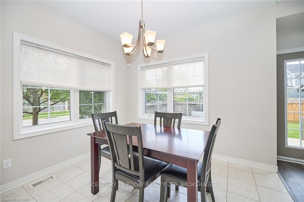 Photo 10 of 1 Addison Drive, St. Catharines, Rykert/Vansickle — HOMEH