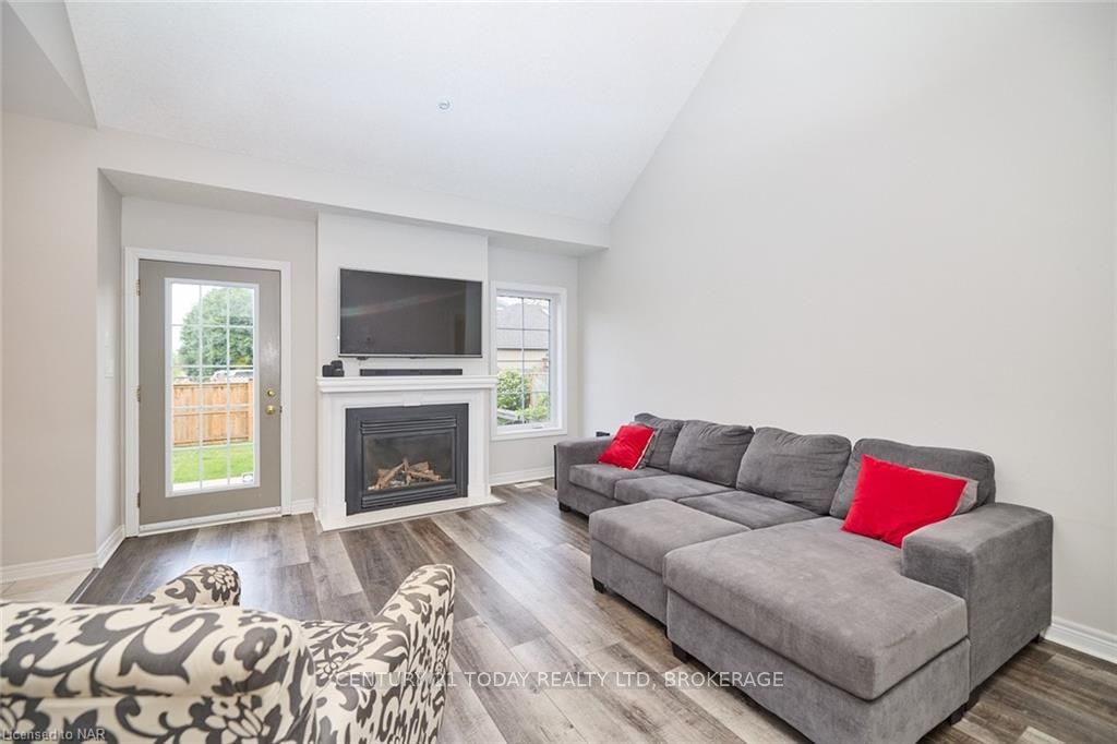 Photo 12 of 1 Addison Drive, St. Catharines, Rykert/Vansickle — HOMEH