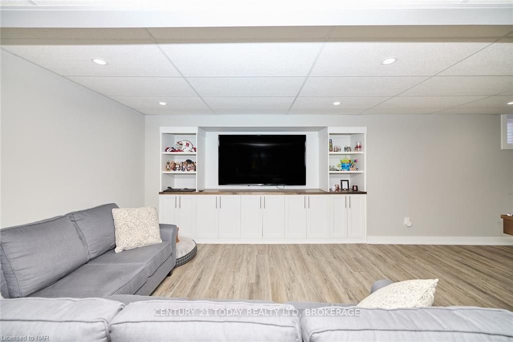 Photo 31 of 1 Addison Drive, St. Catharines, Rykert/Vansickle — HOMEH