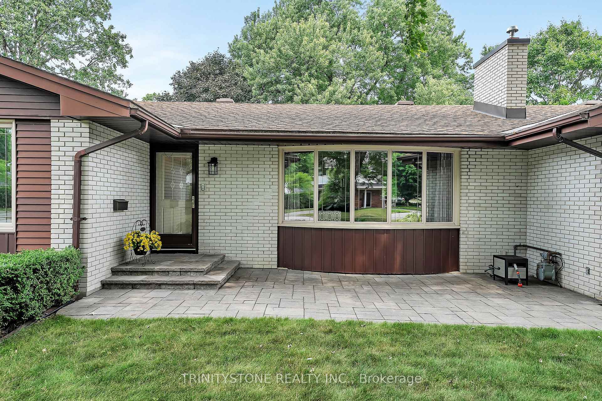 Photo 4 of 23 Mohawk Crescent, Ottawa, Bruce Farm/Graham Park/Qualicum/Bellands — HOMEH