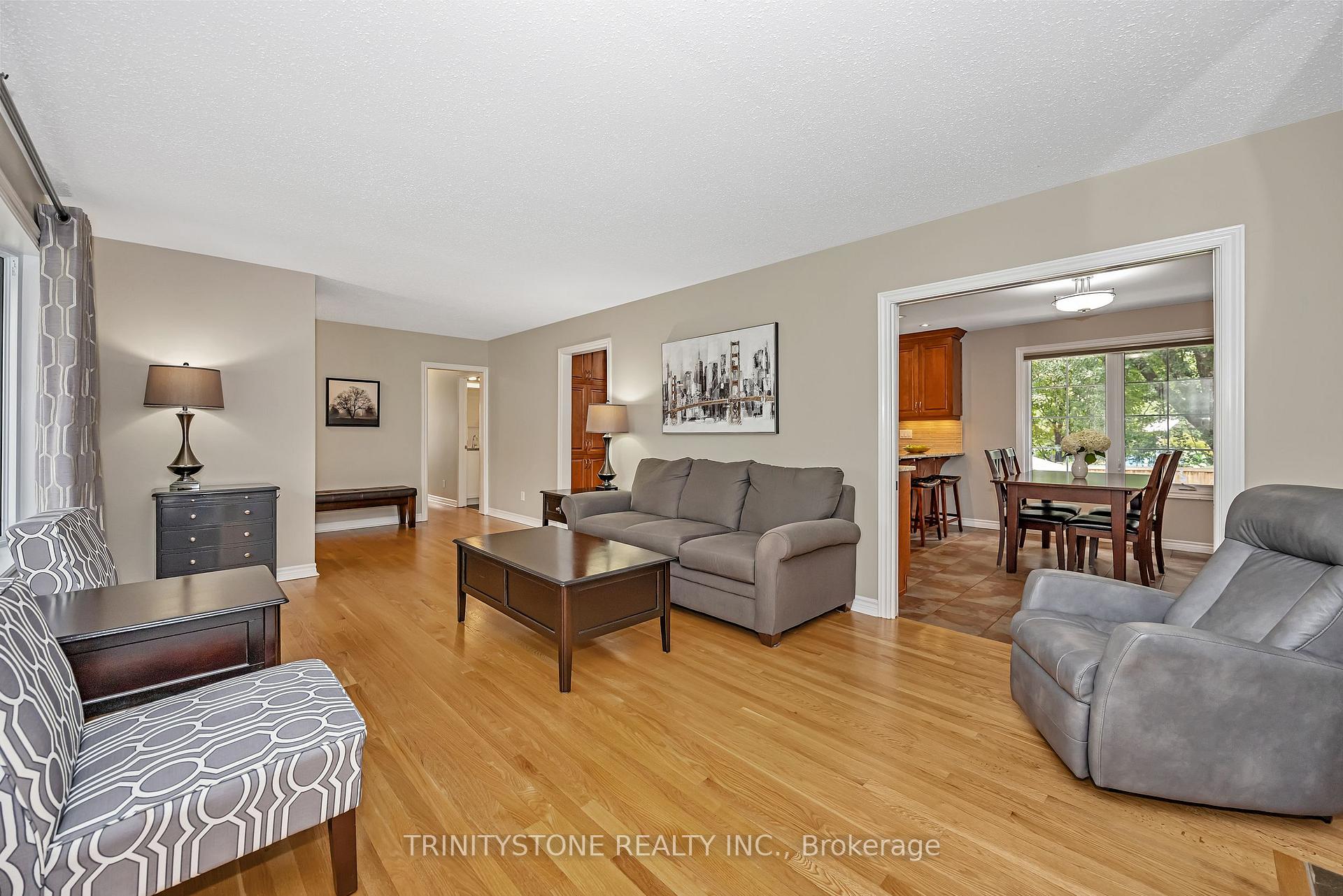 Photo 9 of 23 Mohawk Crescent, Ottawa, Bruce Farm/Graham Park/Qualicum/Bellands — HOMEH