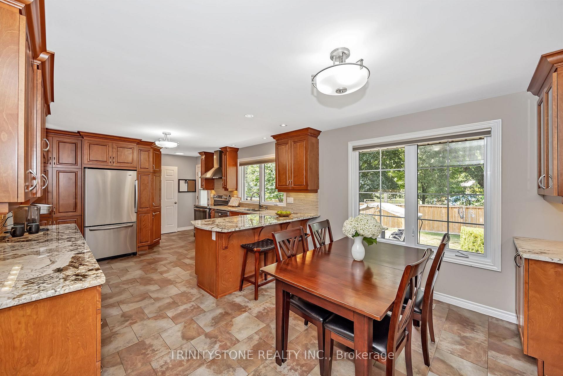 Photo 16 of 23 Mohawk Crescent, Ottawa, Bruce Farm/Graham Park/Qualicum/Bellands — HOMEH