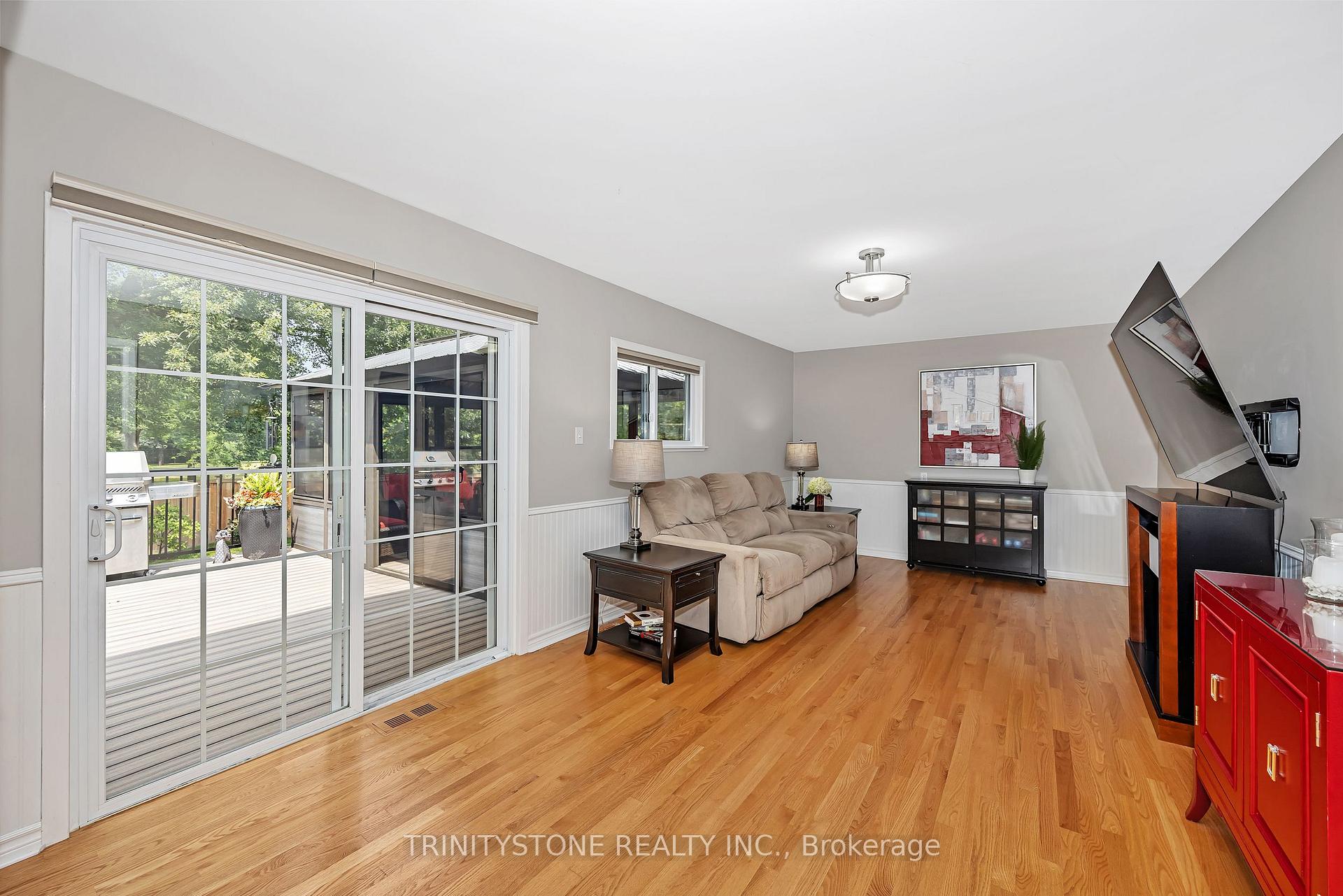 Photo 17 of 23 Mohawk Crescent, Ottawa, Bruce Farm/Graham Park/Qualicum/Bellands — HOMEH
