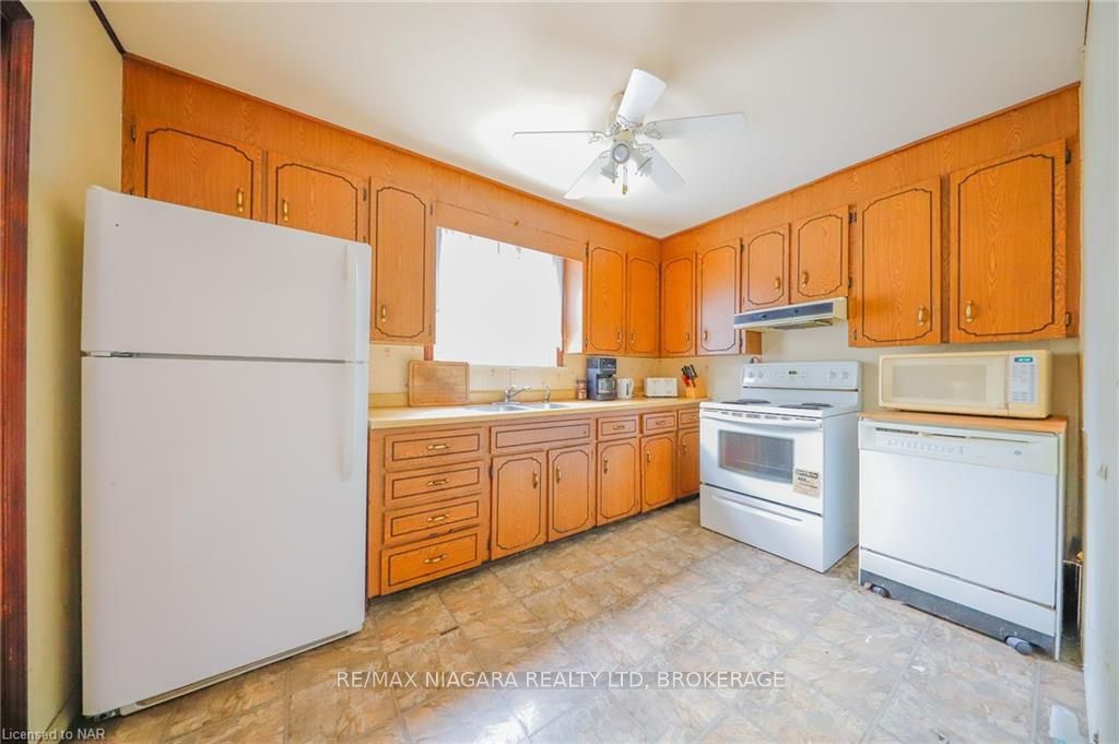 Photo 4 of 125 Haig Street, St. Catharines, Haig — HOMEH