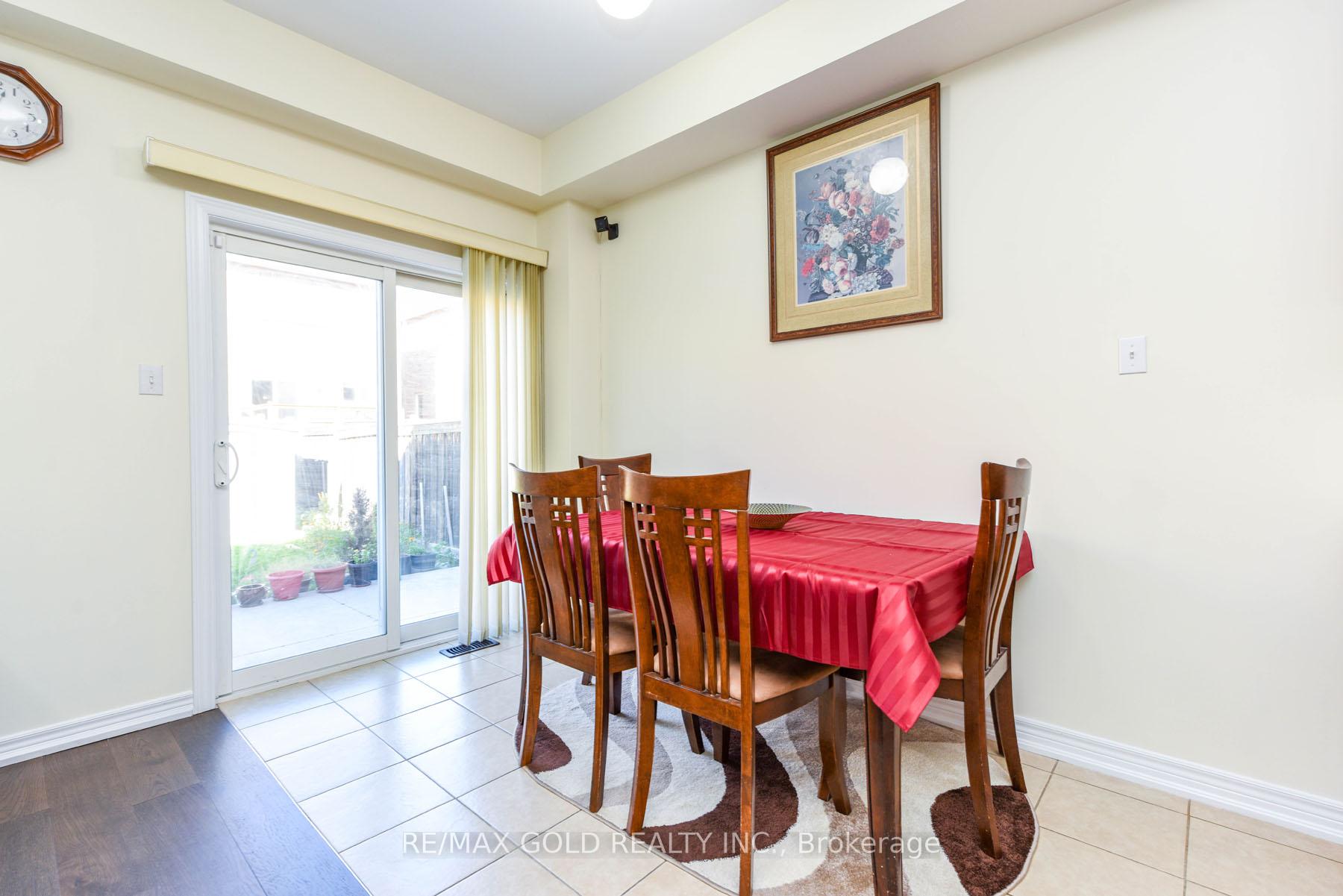 Photo 12 of 86 Crumlin Crescent, Brampton, Credit Valley — HOMEH
