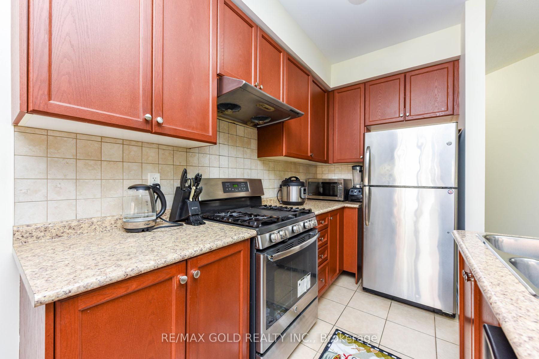Photo 15 of 86 Crumlin Crescent, Brampton, Credit Valley — HOMEH