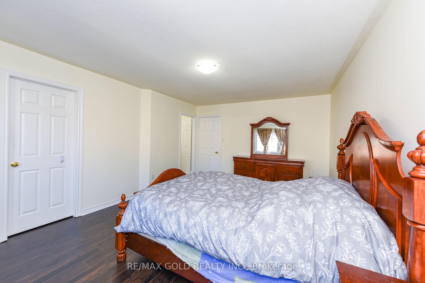 Photo 24 of 86 Crumlin Crescent, Brampton, Credit Valley — HOMEH