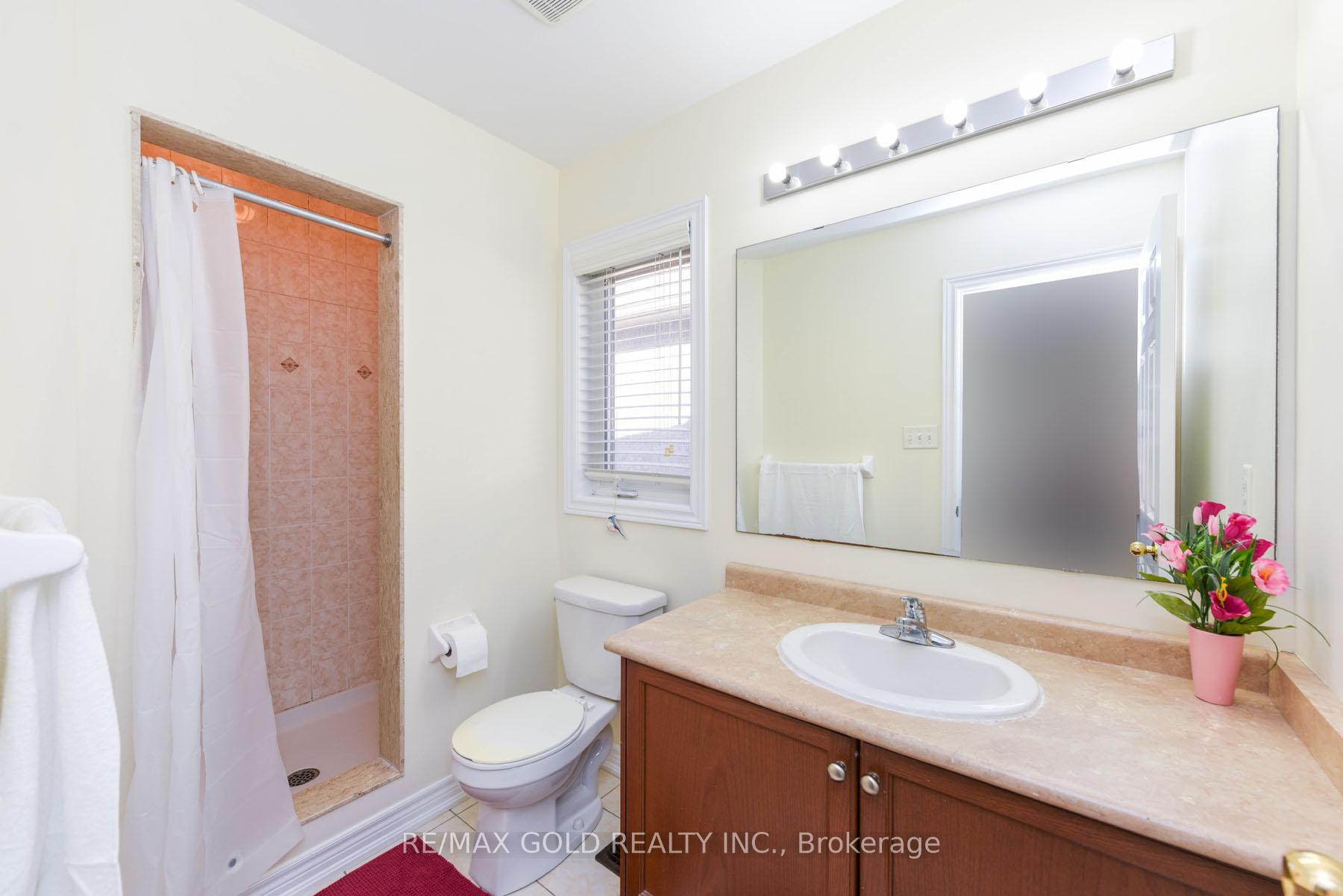 Photo 25 of 86 Crumlin Crescent, Brampton, Credit Valley — HOMEH
