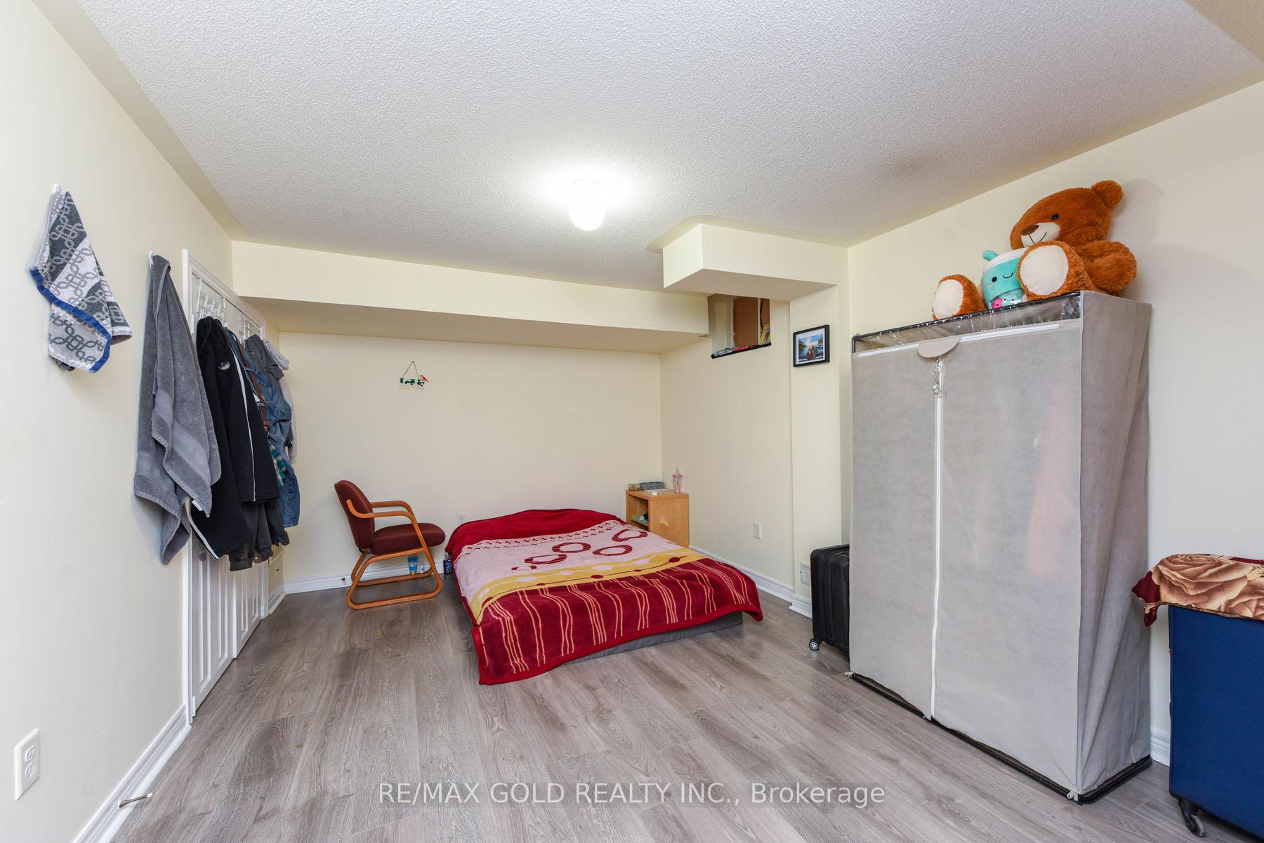 Photo 32 of 86 Crumlin Crescent, Brampton, Credit Valley — HOMEH