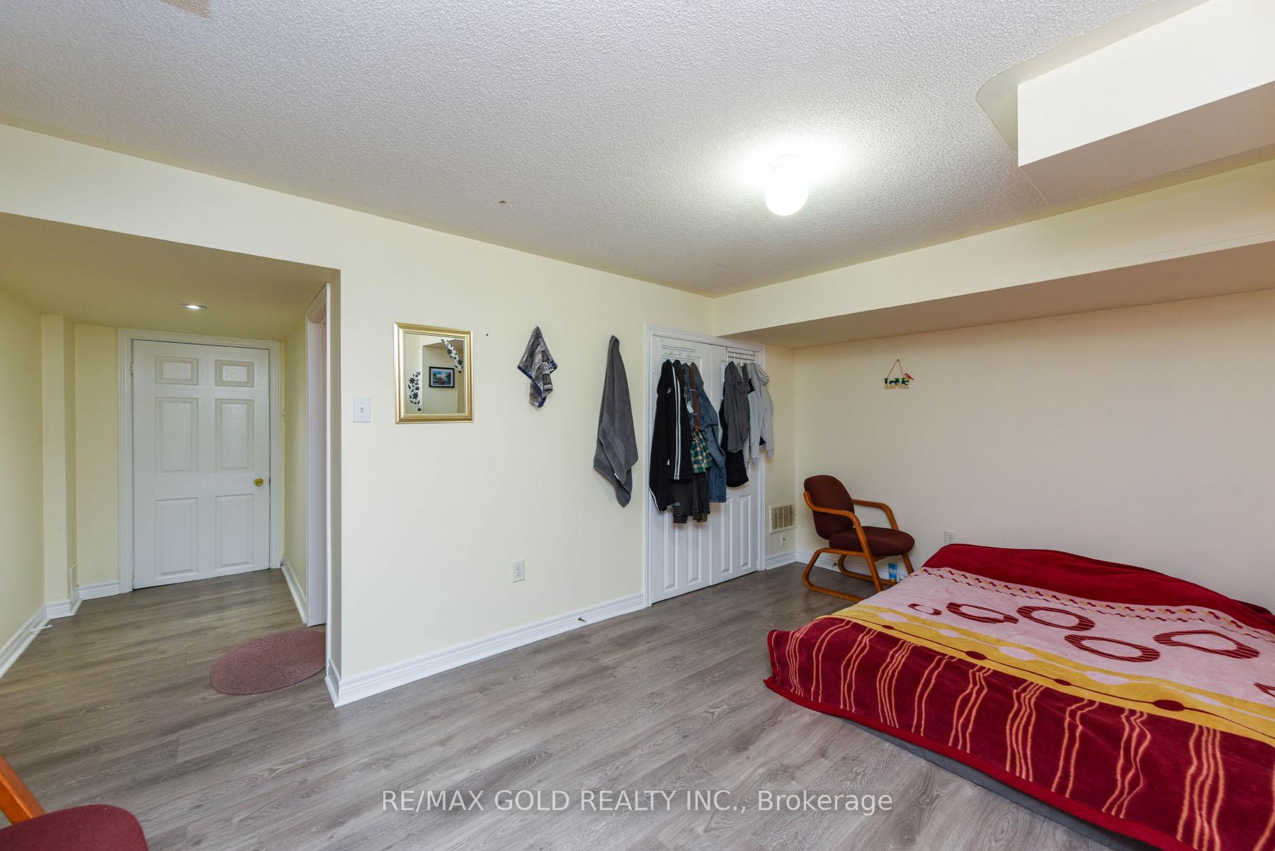 Photo 33 of 86 Crumlin Crescent, Brampton, Credit Valley — HOMEH