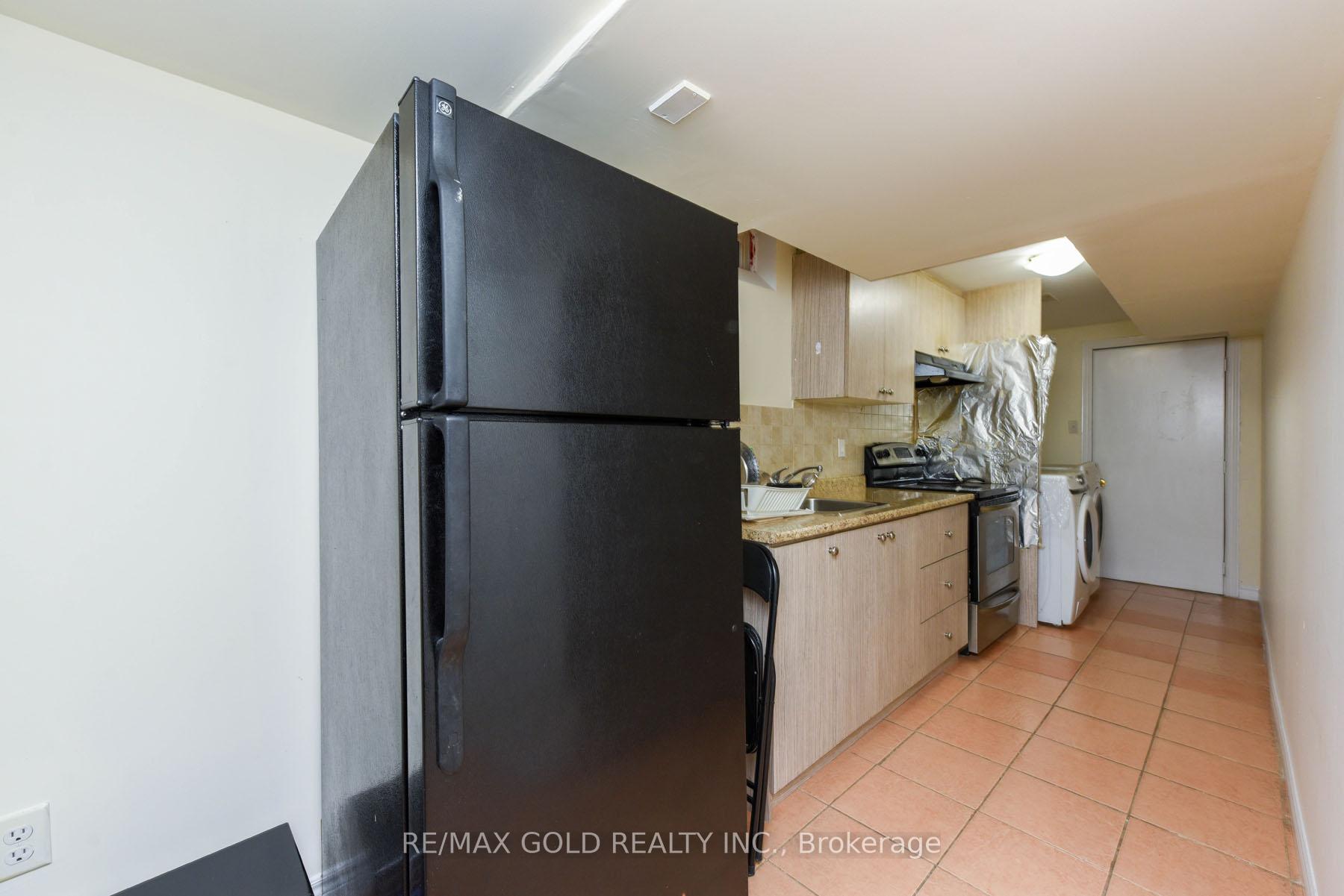 Photo 35 of 86 Crumlin Crescent, Brampton, Credit Valley — HOMEH